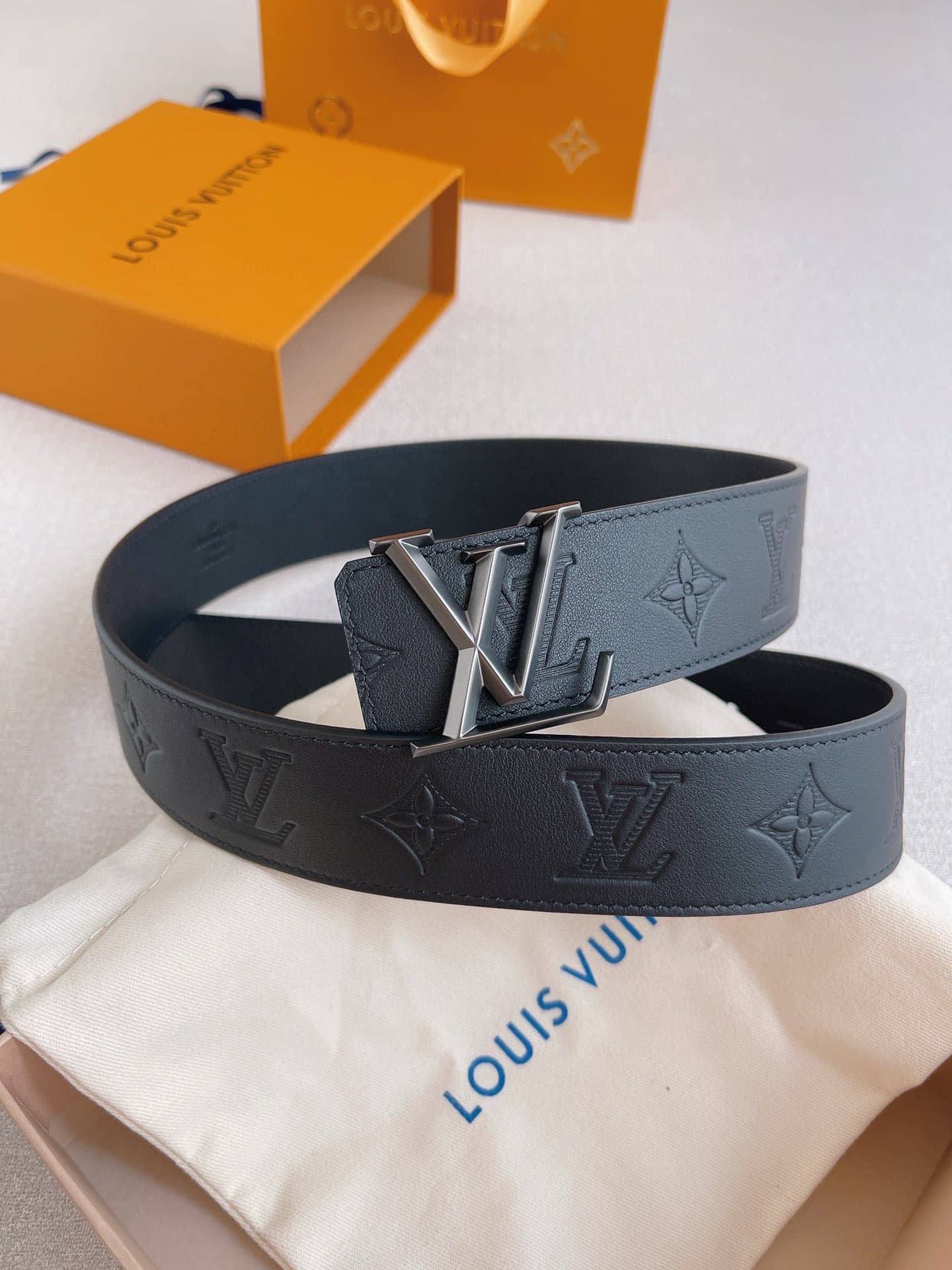 LV Belt-008